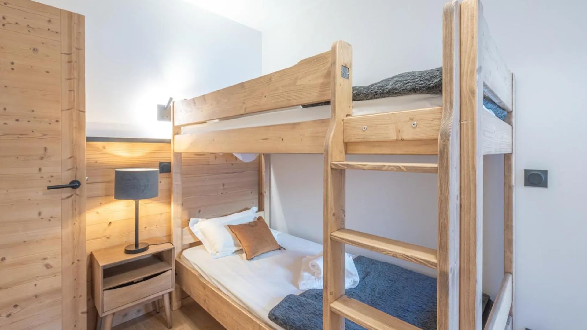 Appartement Neuf Au Vieil Alpe - 108M², 3 Chambres, Proche Pistes Et Centre - Fr-1-645-69 Huez